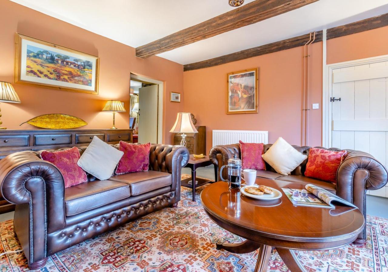 Castell Madoc Cottages Lower Chapel Экстерьер фото
