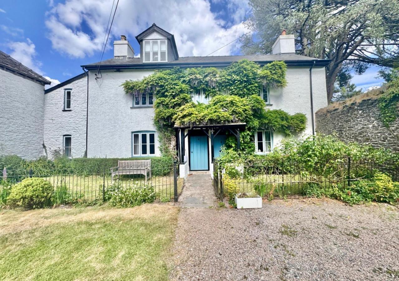 Castell Madoc Cottages Lower Chapel Экстерьер фото